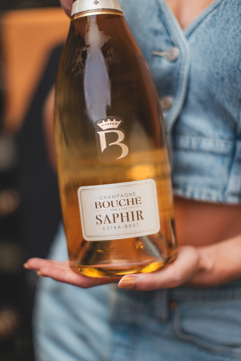 Champagne Bouché Père & Fils Saphir Magnum guter wein geile weine close up